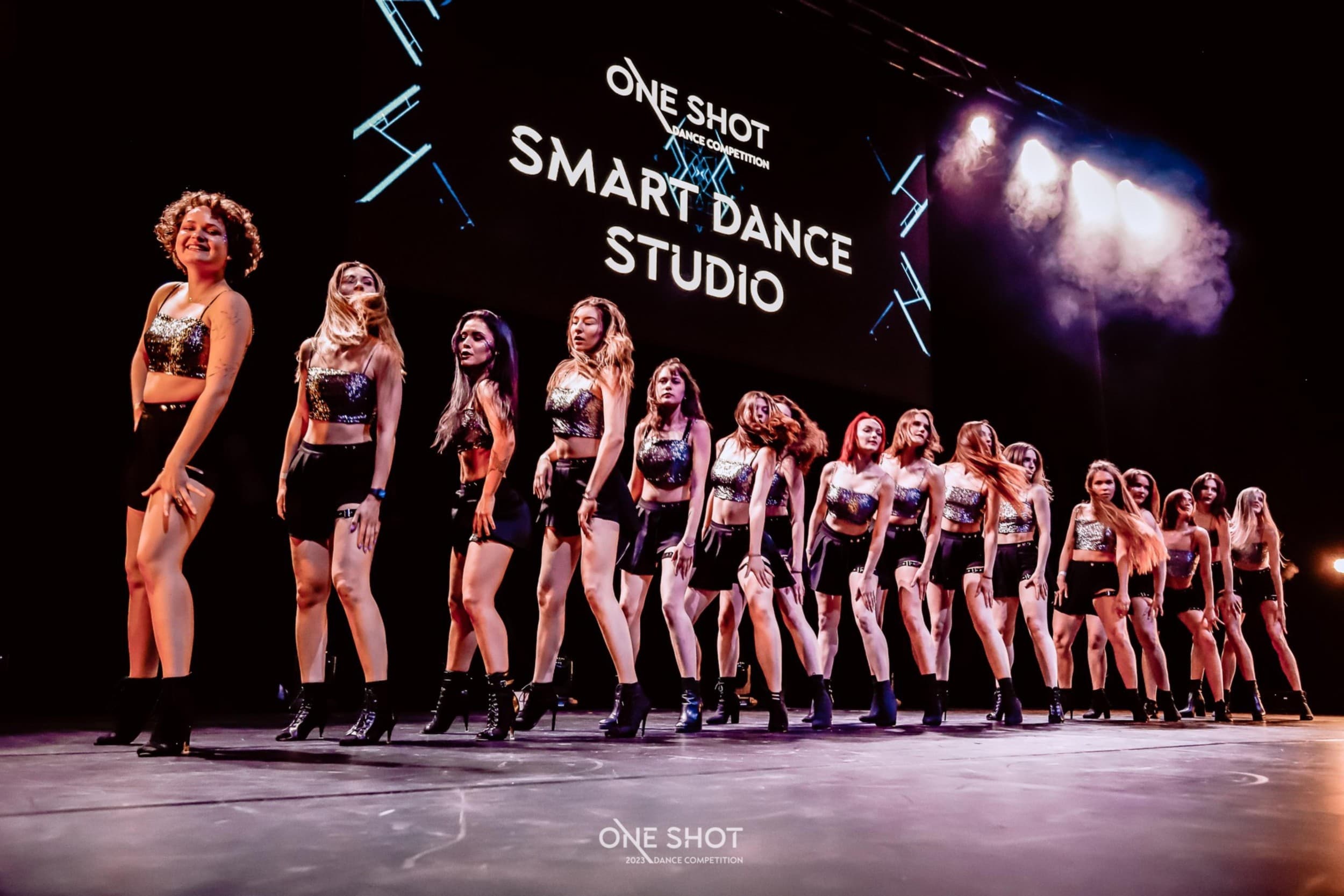 Šventinė pamoka šokių studijoje SMART 6-10 asm.