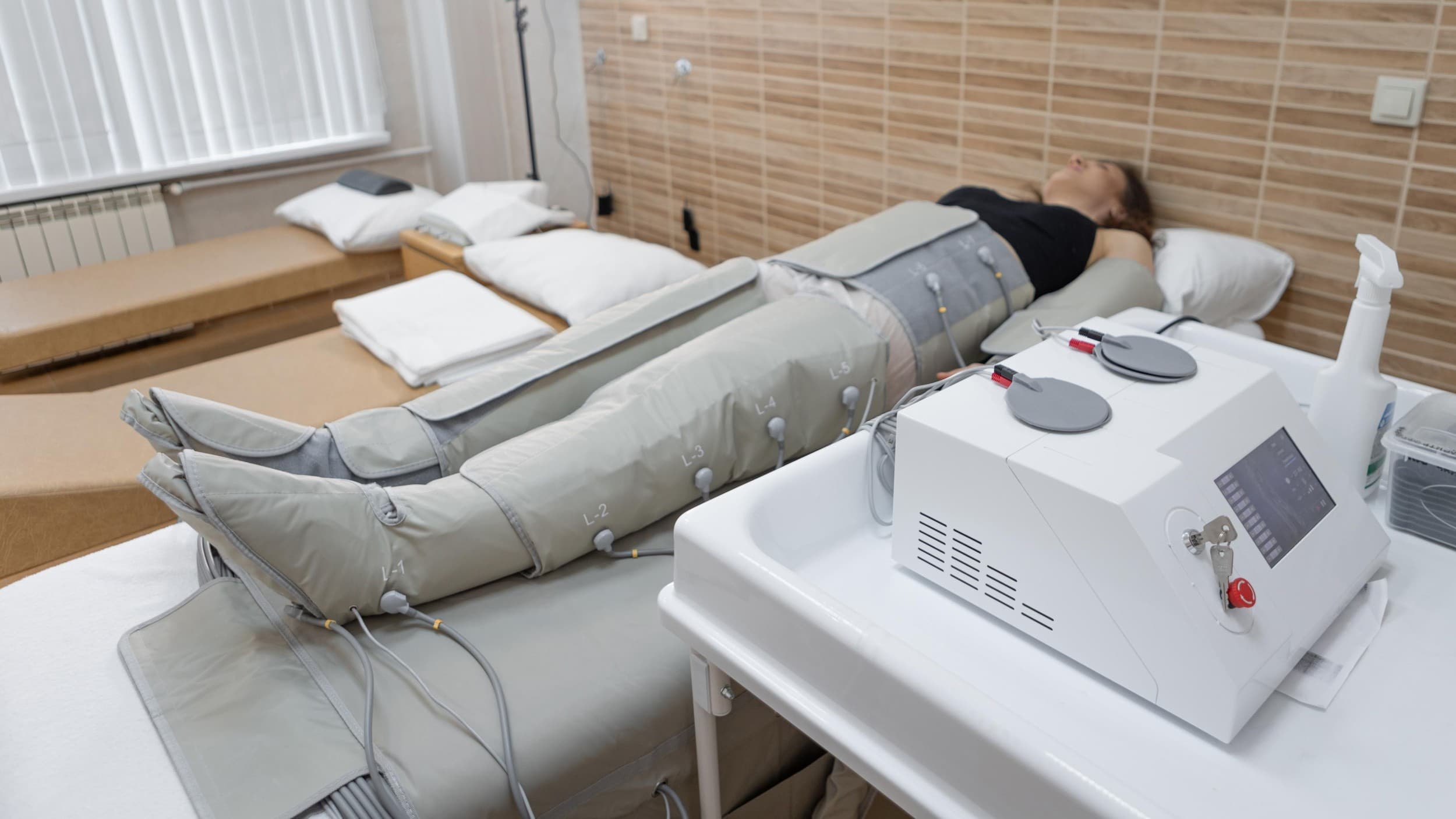CRYO procedūra veidui su presoterapija