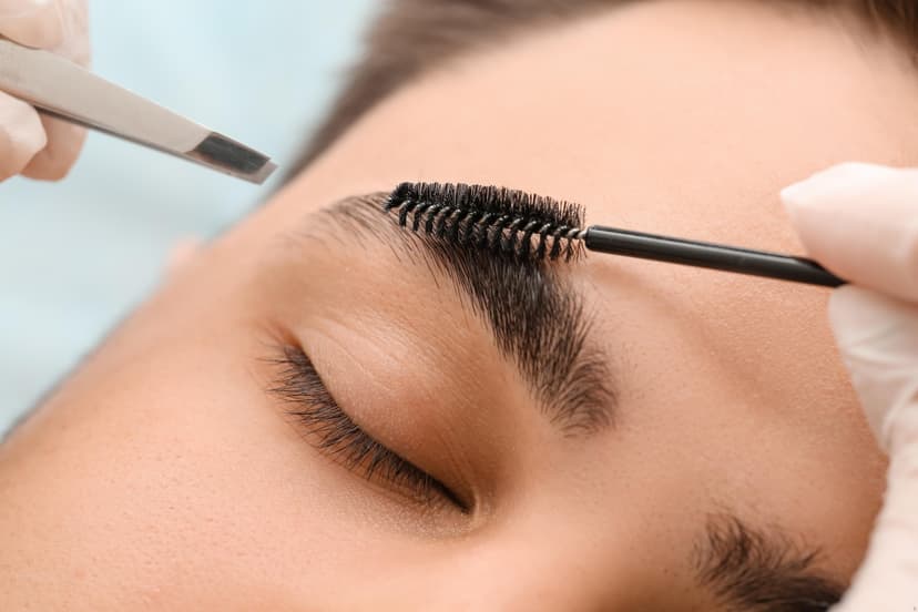 Antakių laminavimas, stiprinimas keratinu ir dažymas