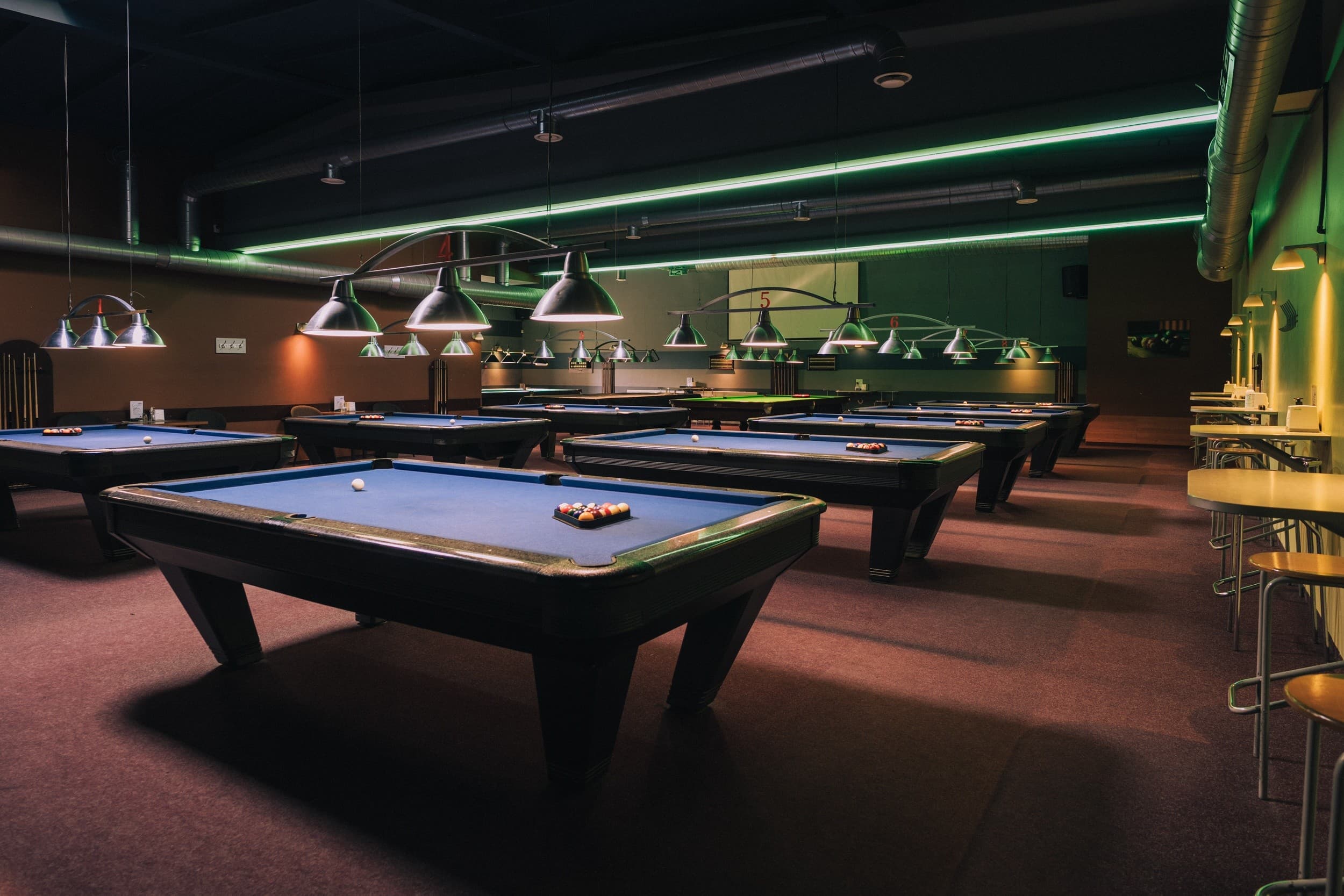 Biliardo žaidimas sporto ir laisvalaikio centre „Neo Kaunas“ 4 asm.