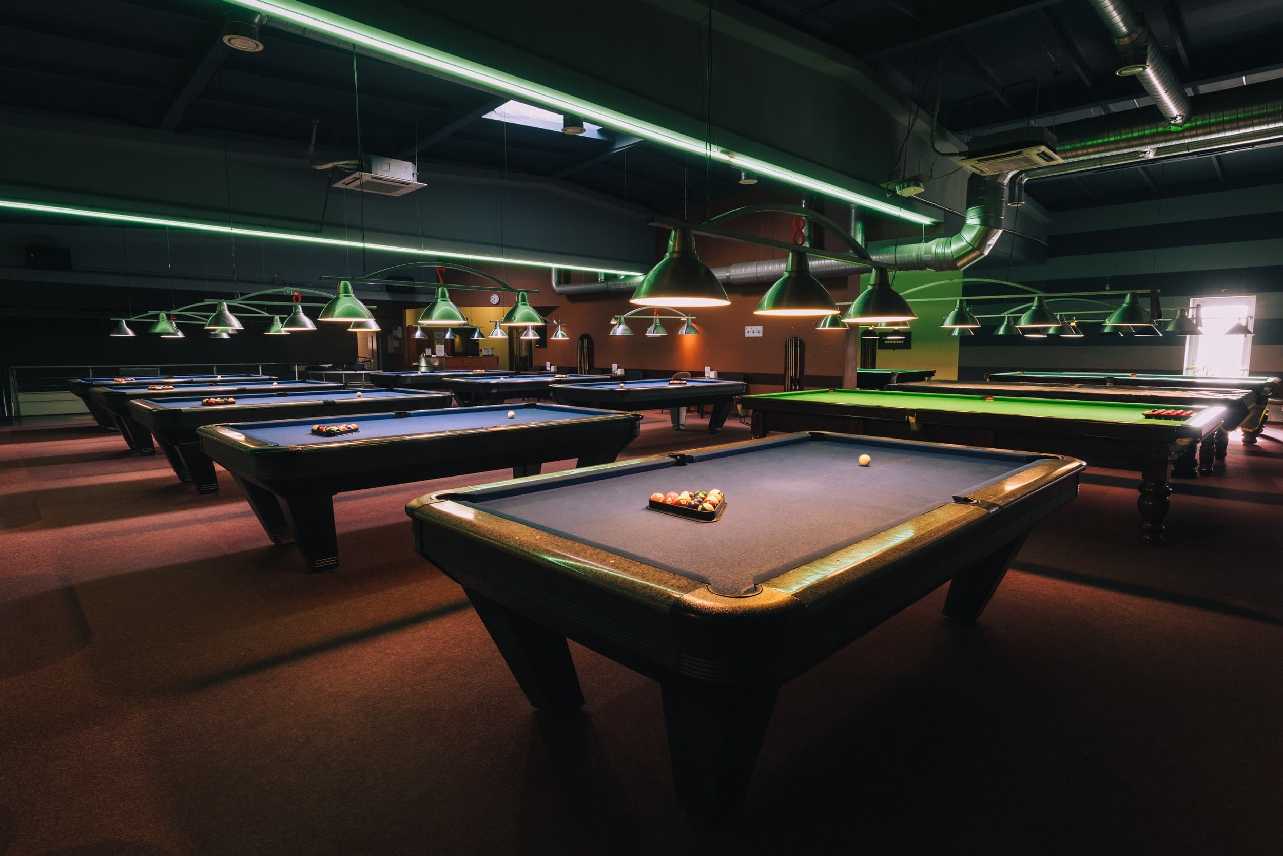 Biliardo žaidimas sporto ir laisvalaikio centre „Neo Kaunas“ 4 asm.