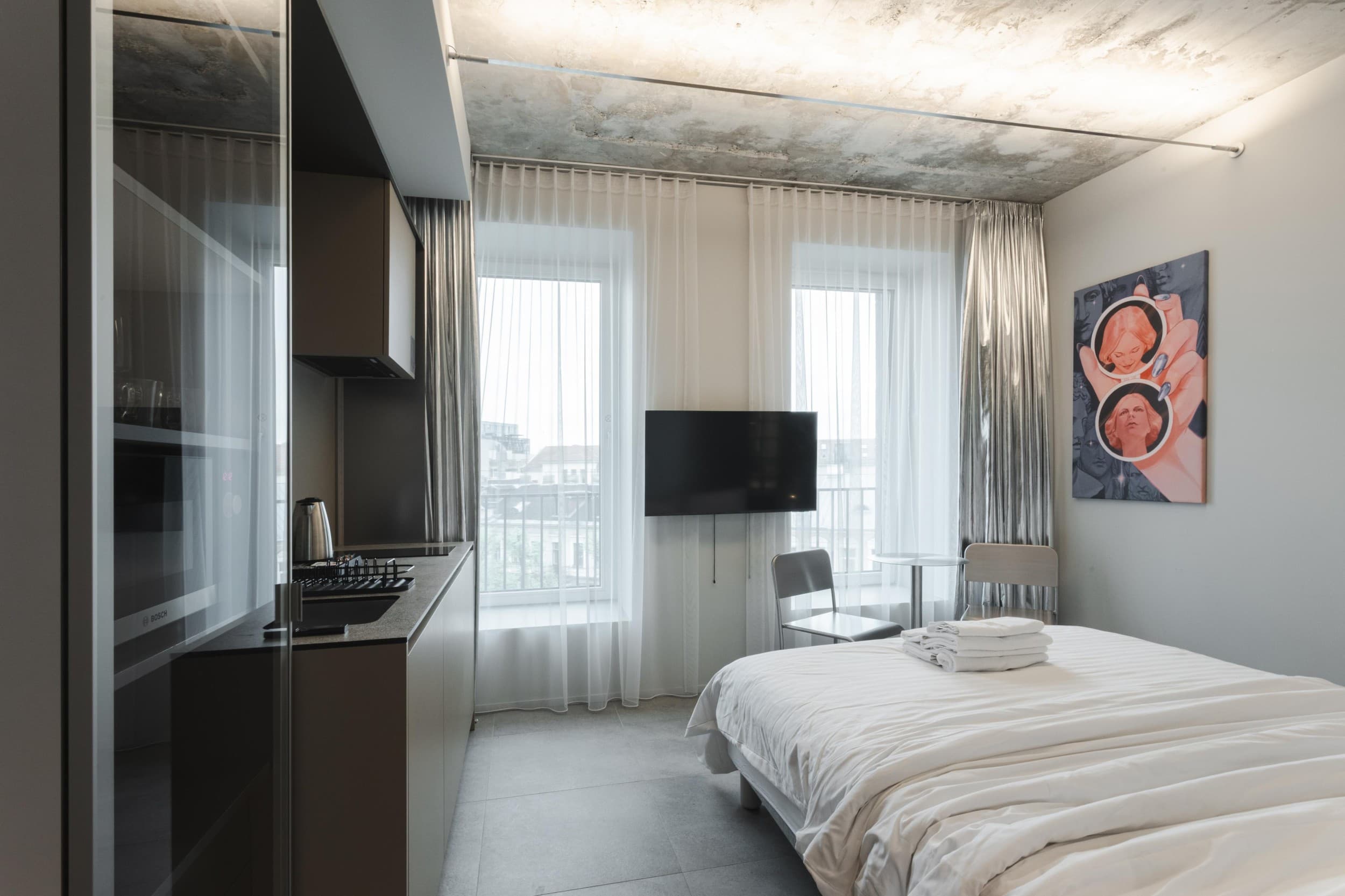 Nakvynė dviem „Resume Apartments“ pačiame Kauno centre darbo dienomis