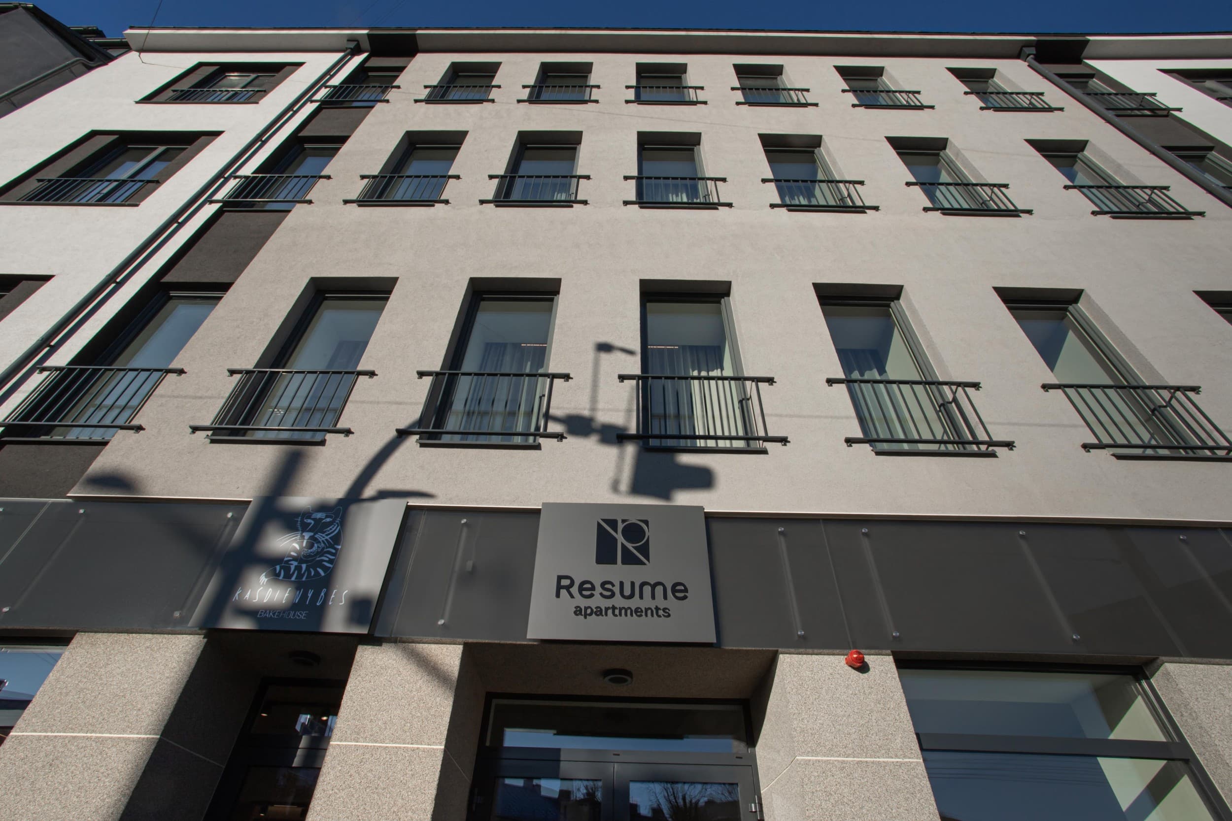 Nakvynė dviem „Resume Apartments“ pačiame Kauno centre darbo dienomis