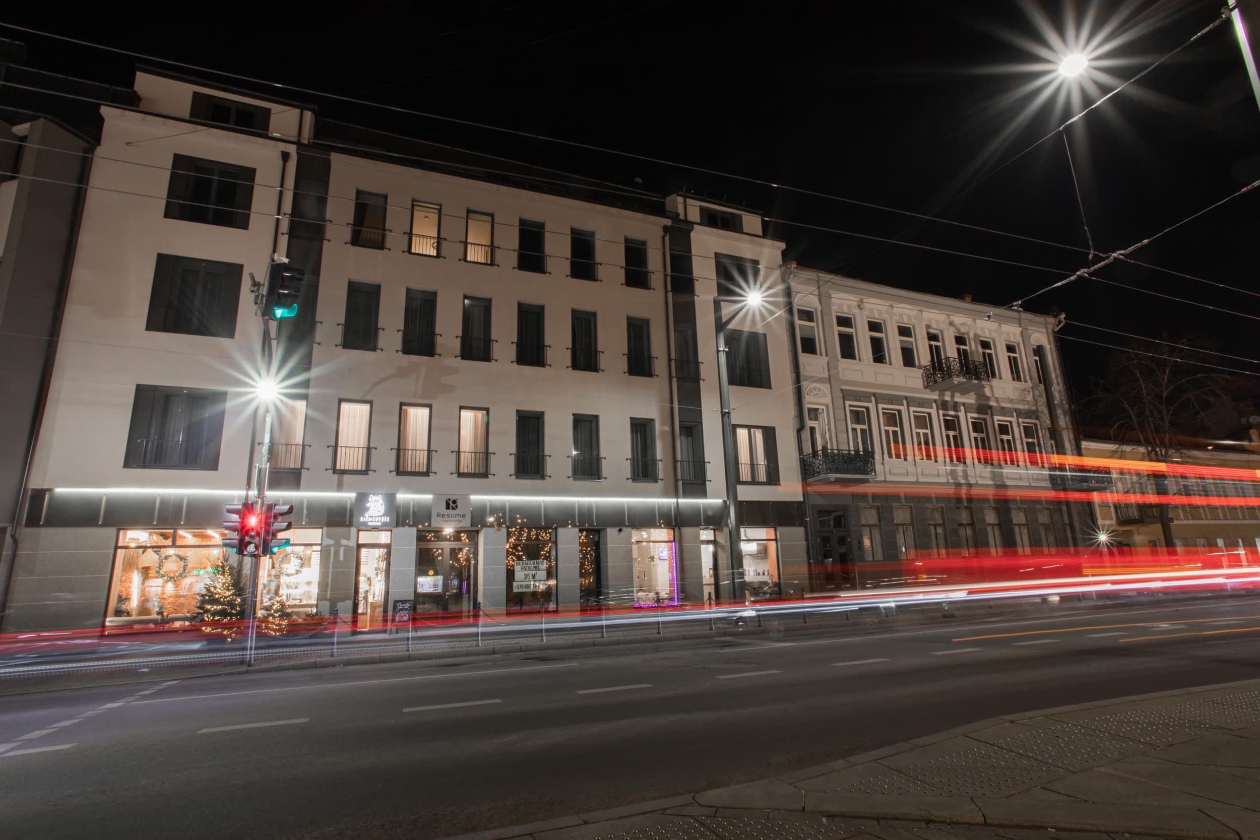 Nakvynė dviem su pusryčiais „Resume Apartments“ savaitgalį