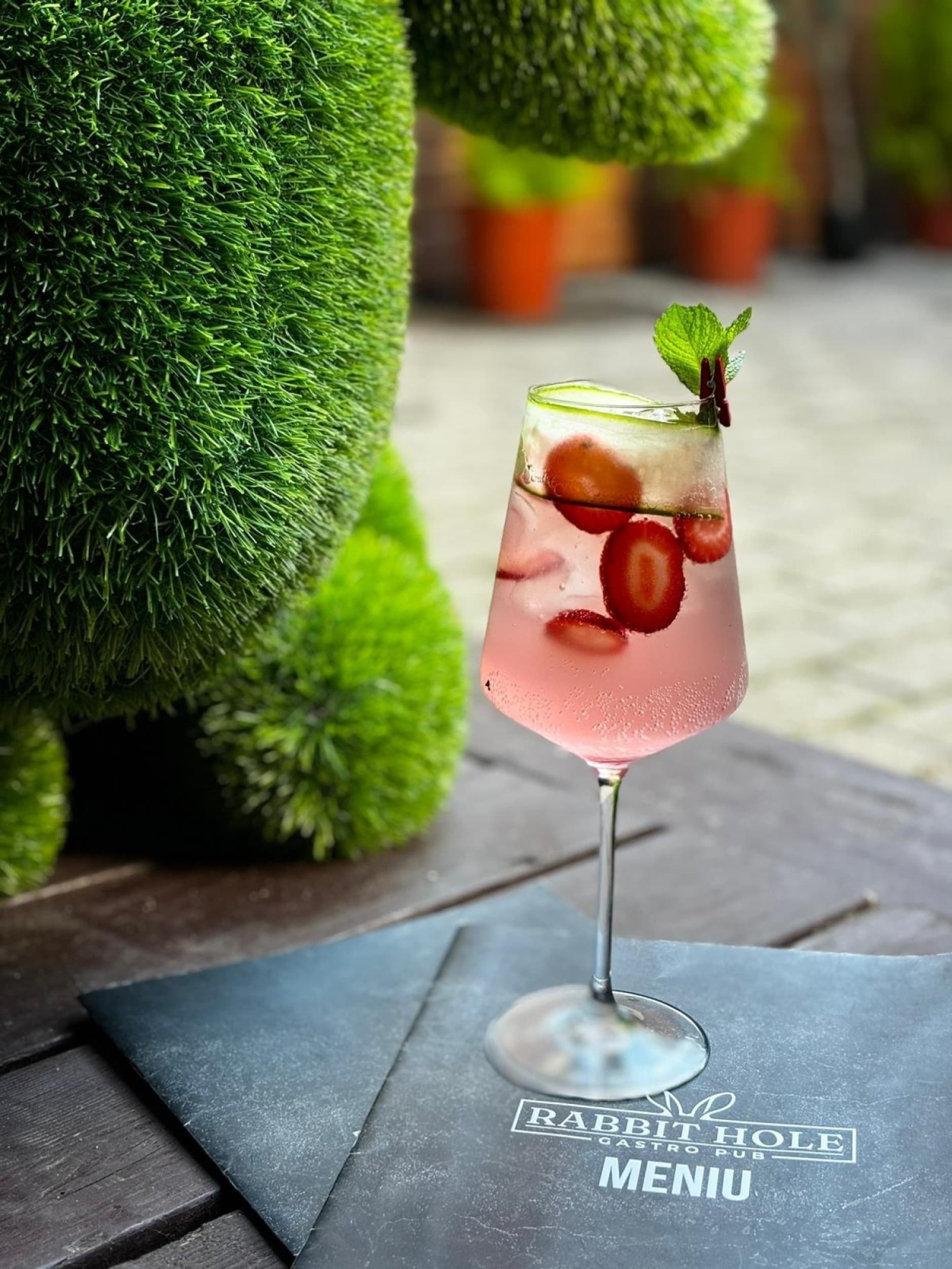 Vakarienė dviem gastro bare „Rabbit Hole“