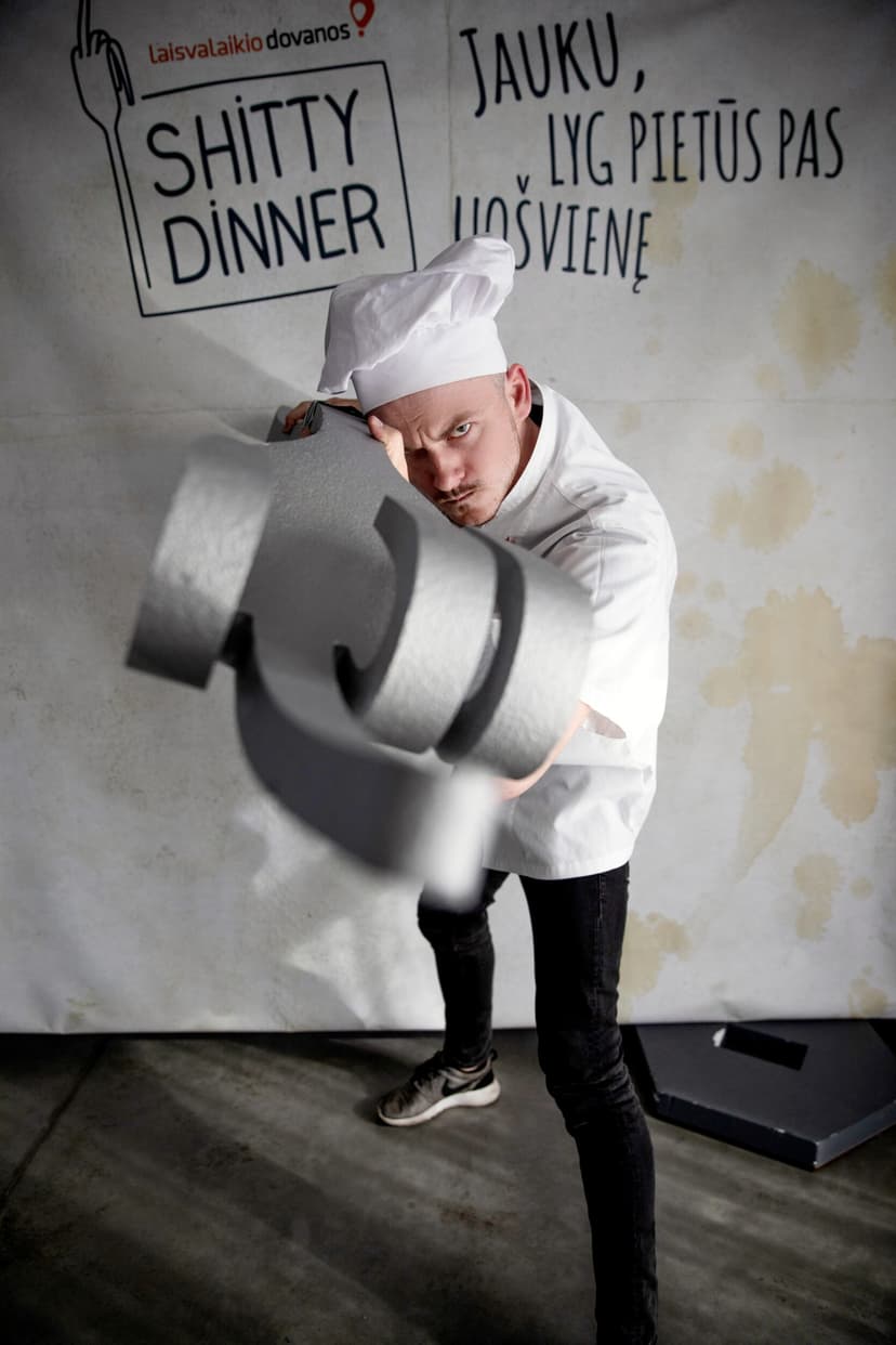 Komiškas šou ir vakarienė „Shitty Dinner“ Vilniuje 1 asm.