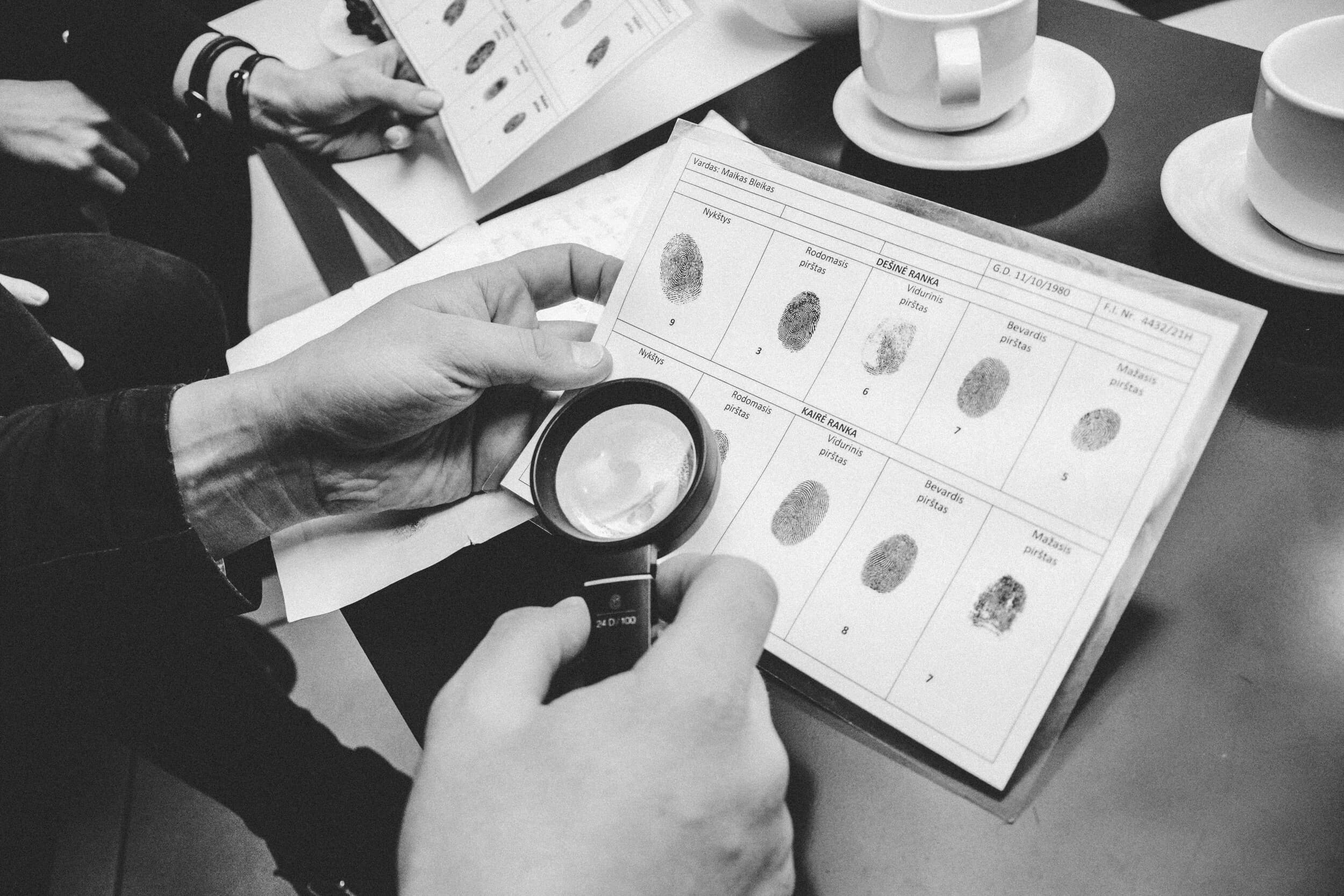 Pabėgimo kambarys „CSI: juoda/balta“ | Laisvalaikio Dovanos
