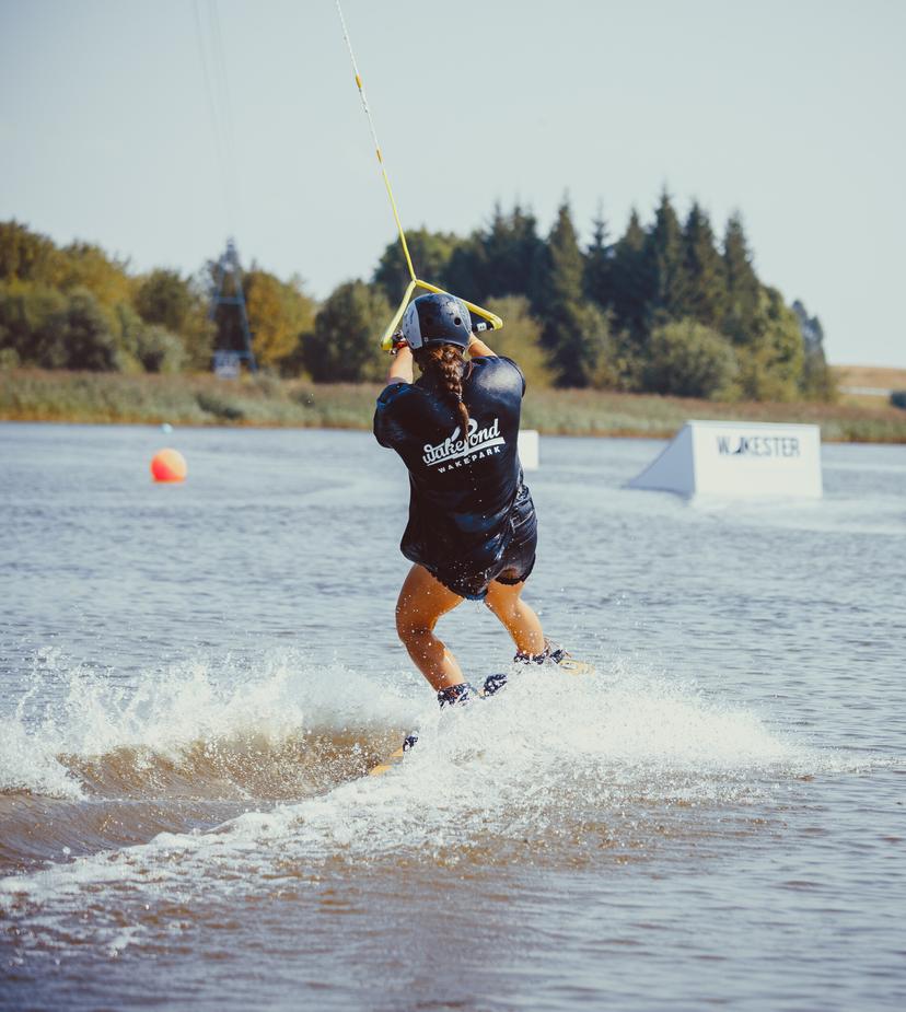 „Wake Pond“ vandenlenčių parko abonementas (5 kartai)