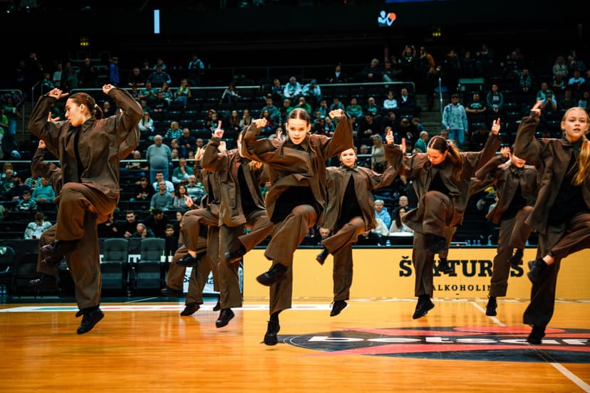 Pop dance treniruotės „Flash Dance“ studijoje