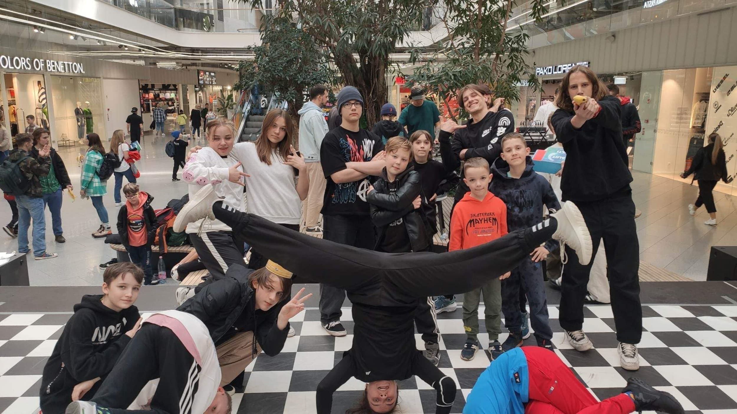 Break dance treniruotės „Flash Dance“ studijoje | Laisvalaikio Dovanos