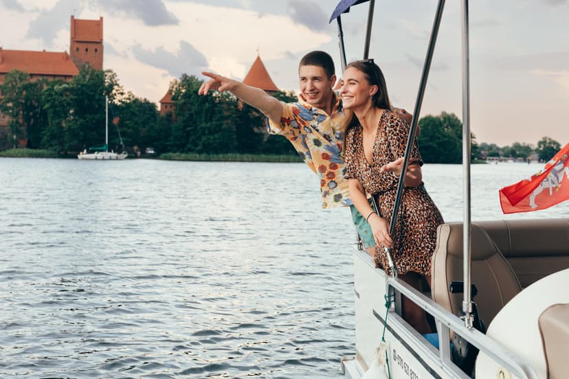 Nepamirštamas pasiplaukiojimas laivu Trakuose (iki 12 asm.)