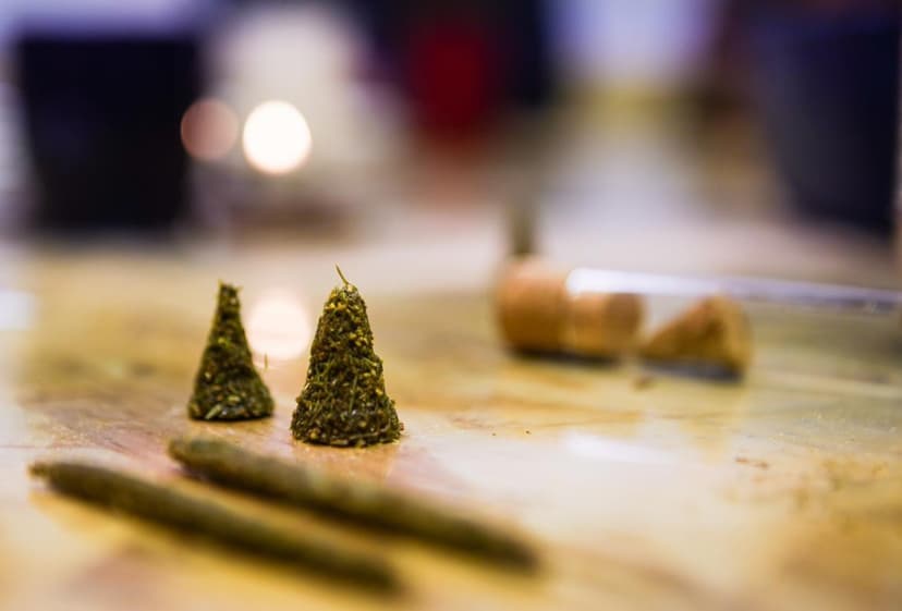 Smilkalų gamyba iš vaistažolių ir prieskonių