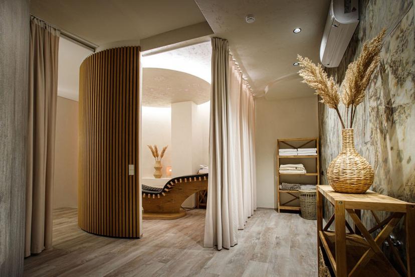 Poilsis vakarais baseino ir pirčių erdvėje SPA „Aušra“ su masažu