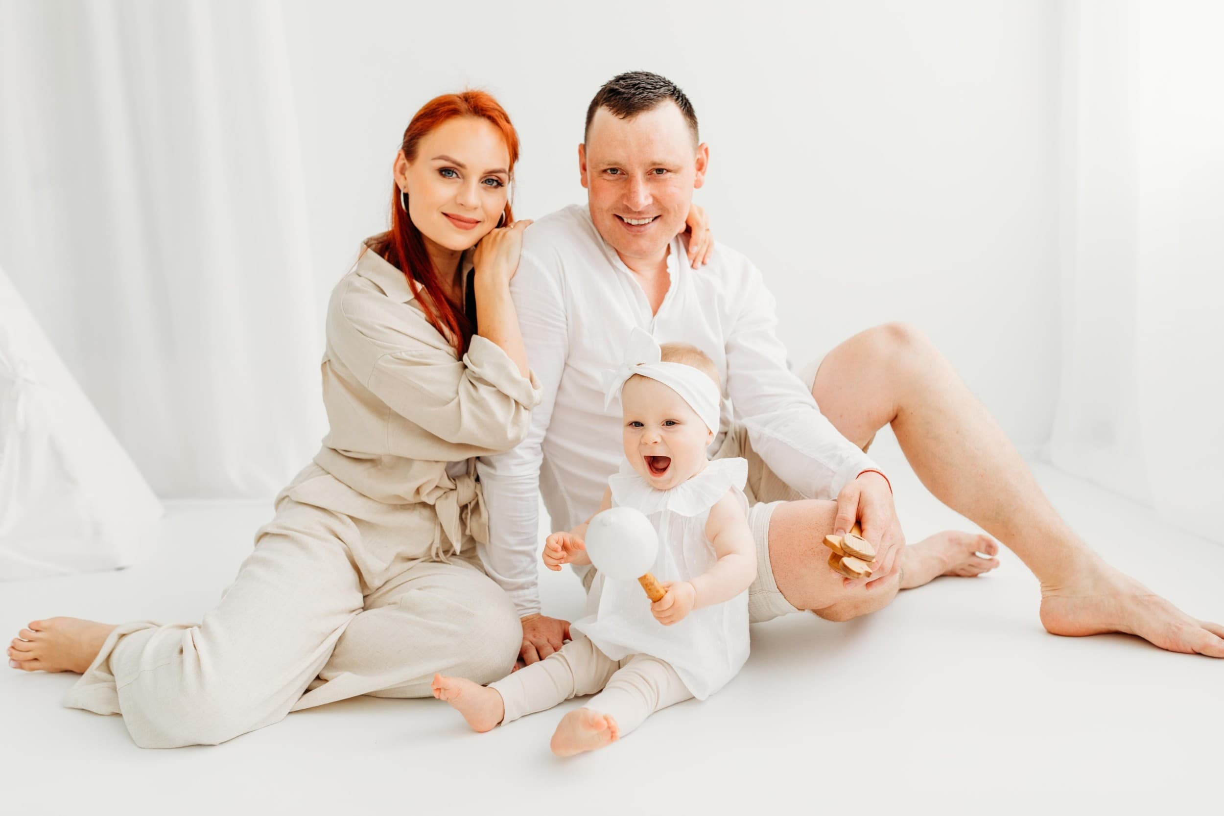 Šeimos fotosesija studijoje „Kidsstudio“ Klaipėdoje | Laisvalaikio Dovanos