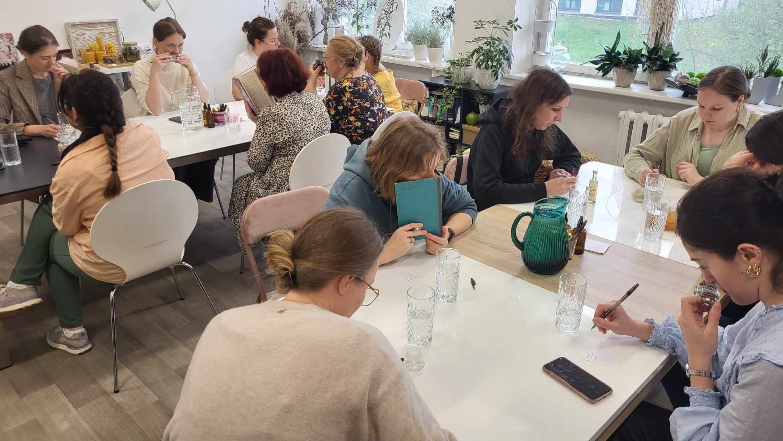 Kvepalų kūrimo dirbtuvės dviems | Laisvalaikio Dovanos