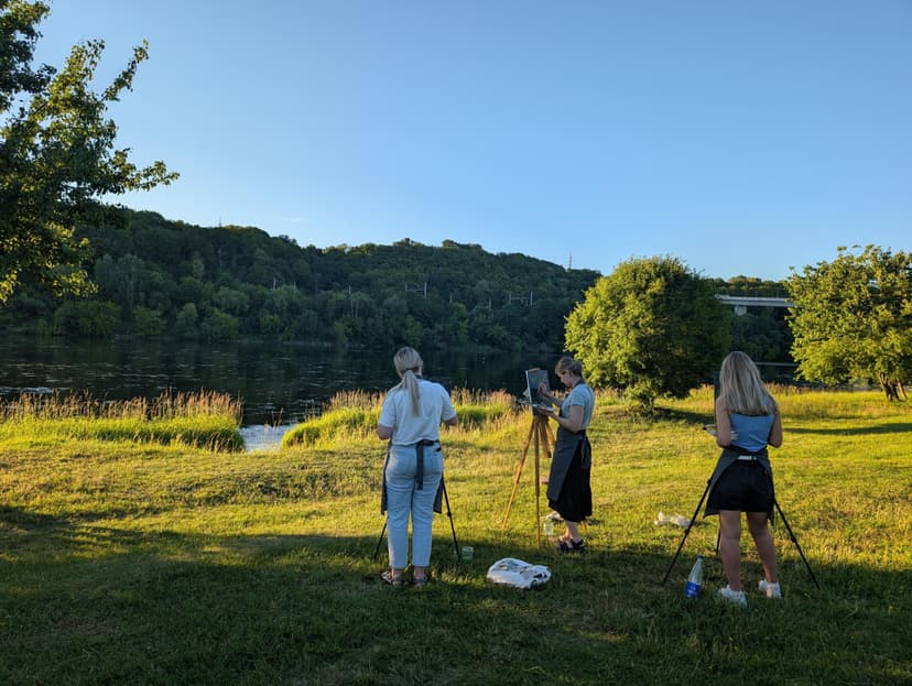 Tapyba po atviru dangumi dviem