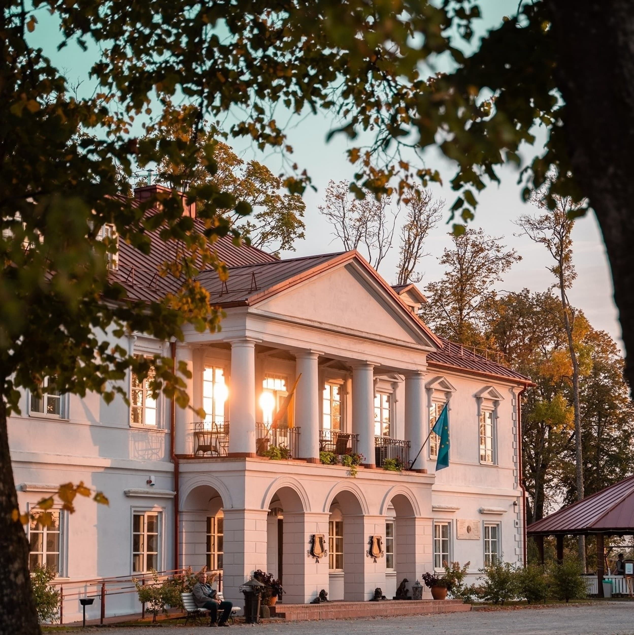 Nakvynė dvare, sporto pramogos ir mini SPA DVIEM | Laisvalaikio Dovanos