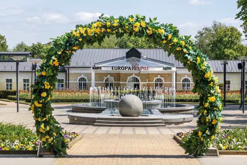 Naktis MINI dviviečiame kambaryje DVIEM + pusryčiai, vandens pramogos