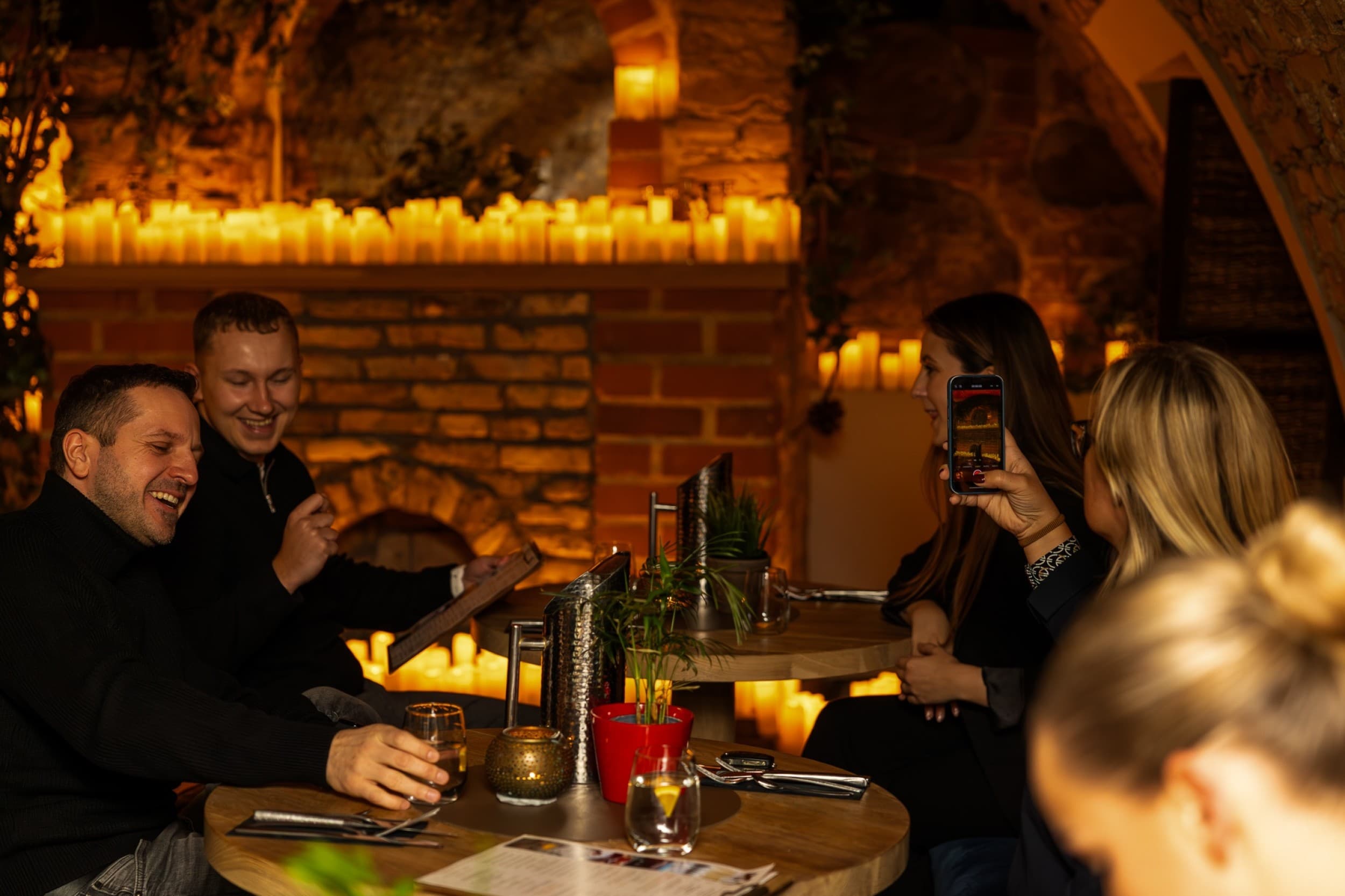 Vakarienė tūkstančio žvakių šviesoje „Candlelit Dinner“ 1 asm. | Laisvalaikio Dovanos