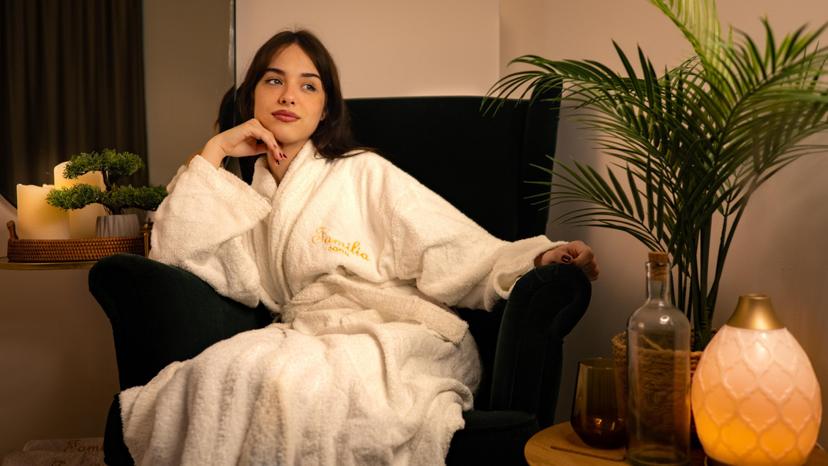 Karališka kūno ir veido terapija su auksu