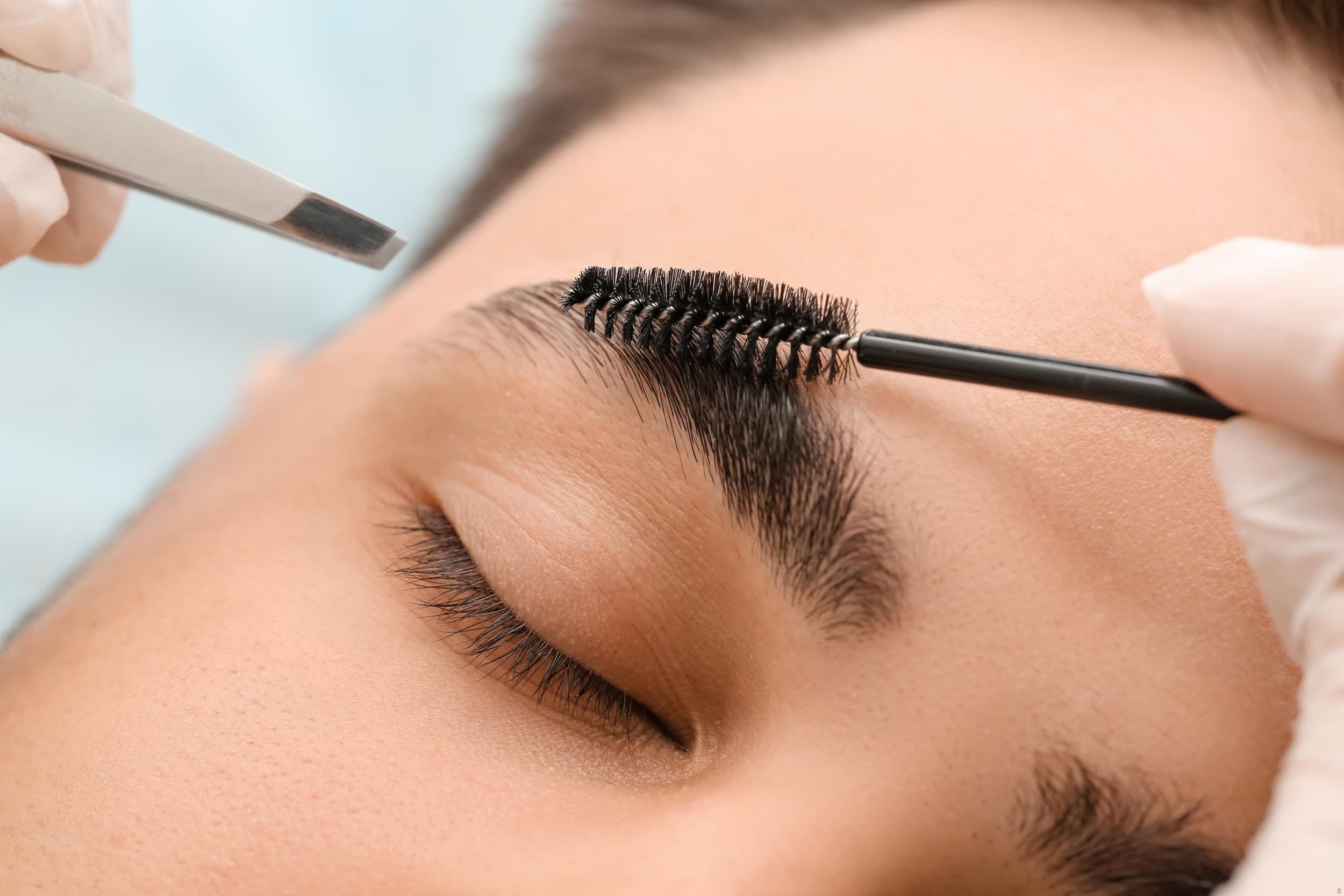 Antakių laminavimas, stiprinimas keratinu ir dažymas | Laisvalaikio Dovanos