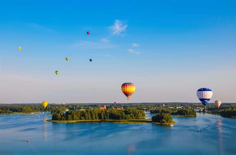 Skrydis oro balionu virš Vilniaus arba Trakų su „Pramogos Ore“ 4 asm.